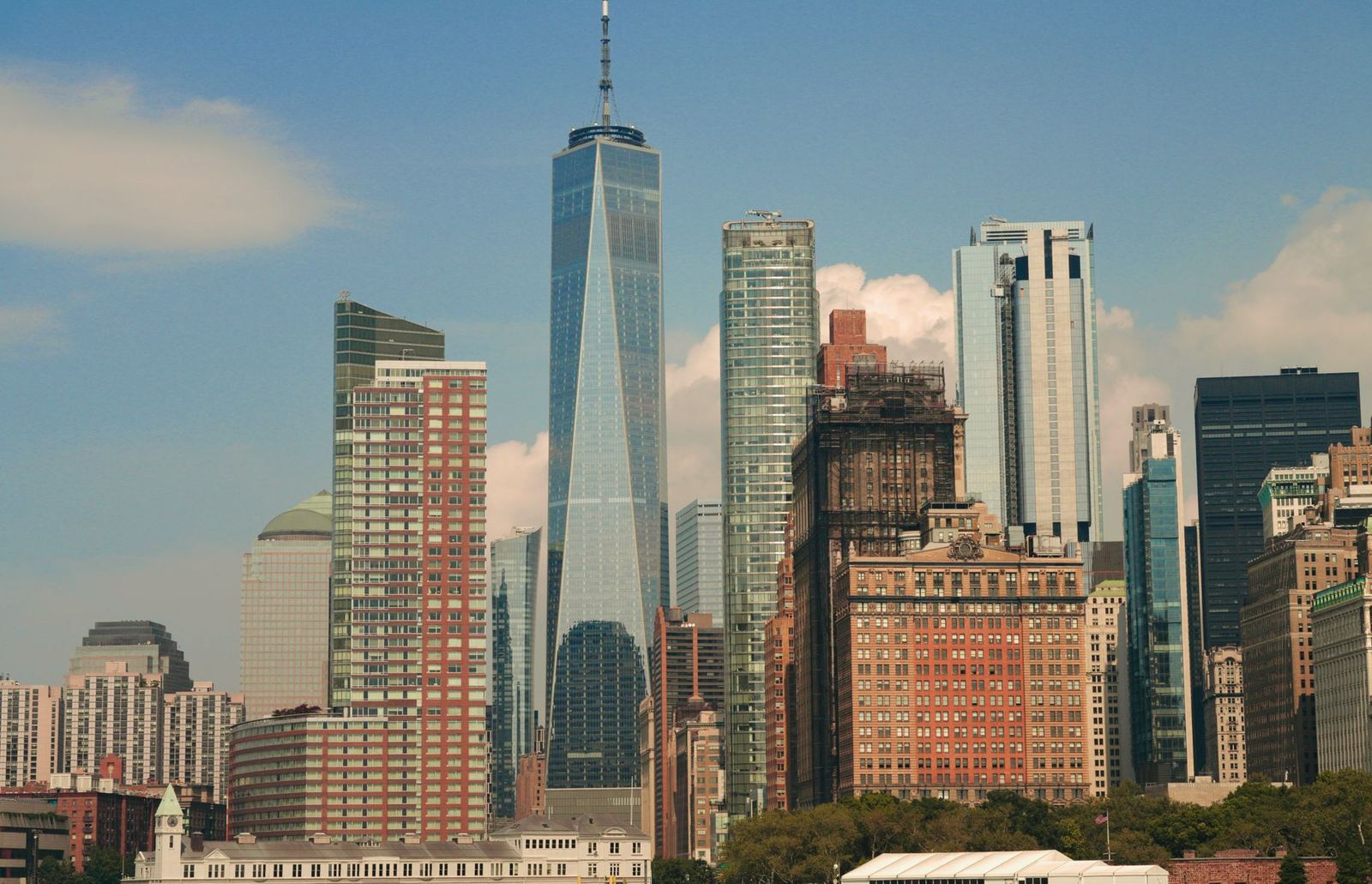 Brooklyn Sail Offers New York Harbor Views, Condé Nast Traveler Reports