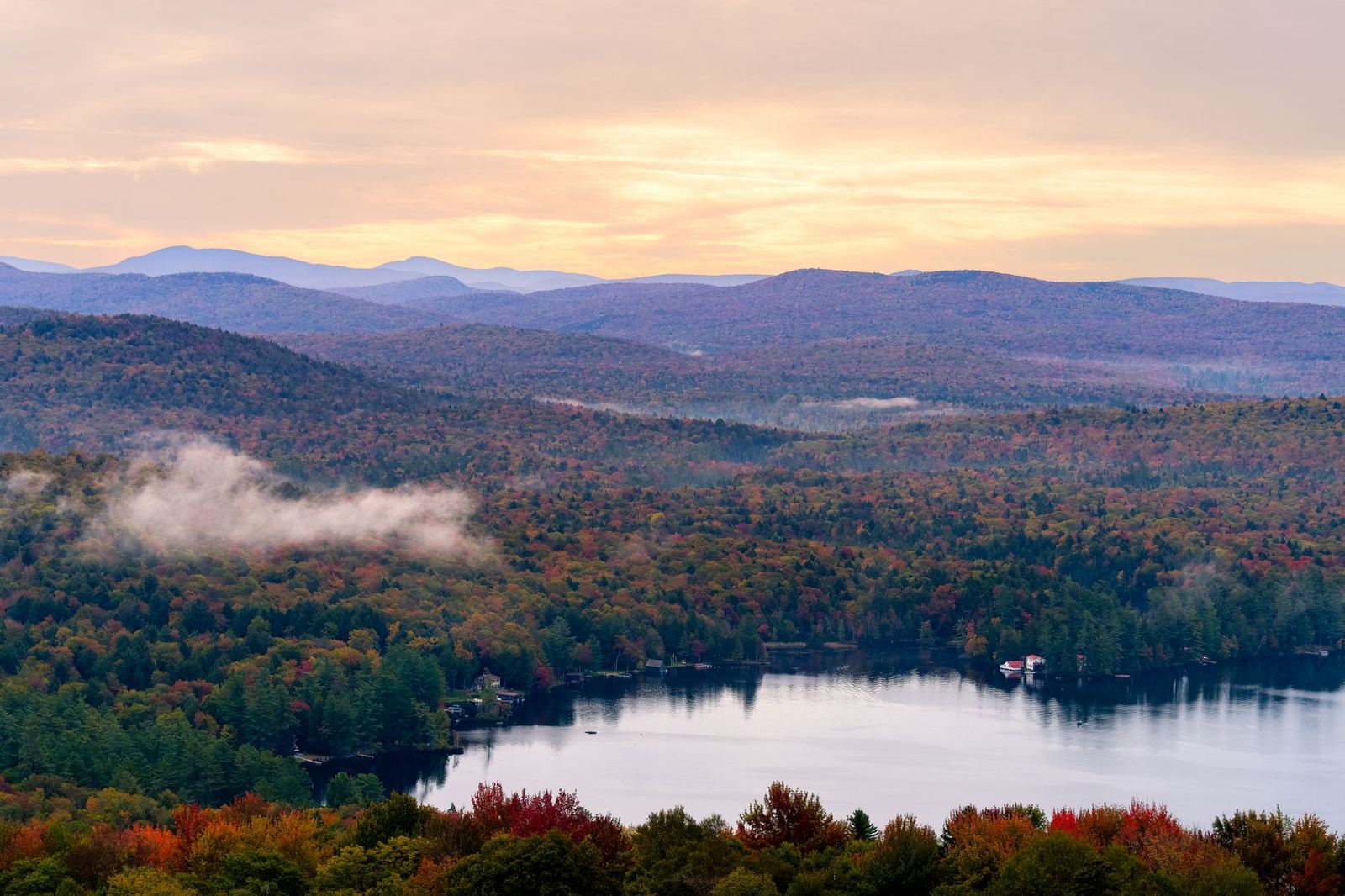 Condé Nast Traveler Spotlights Adirondacks Airbnb Stays for US North-East Travel