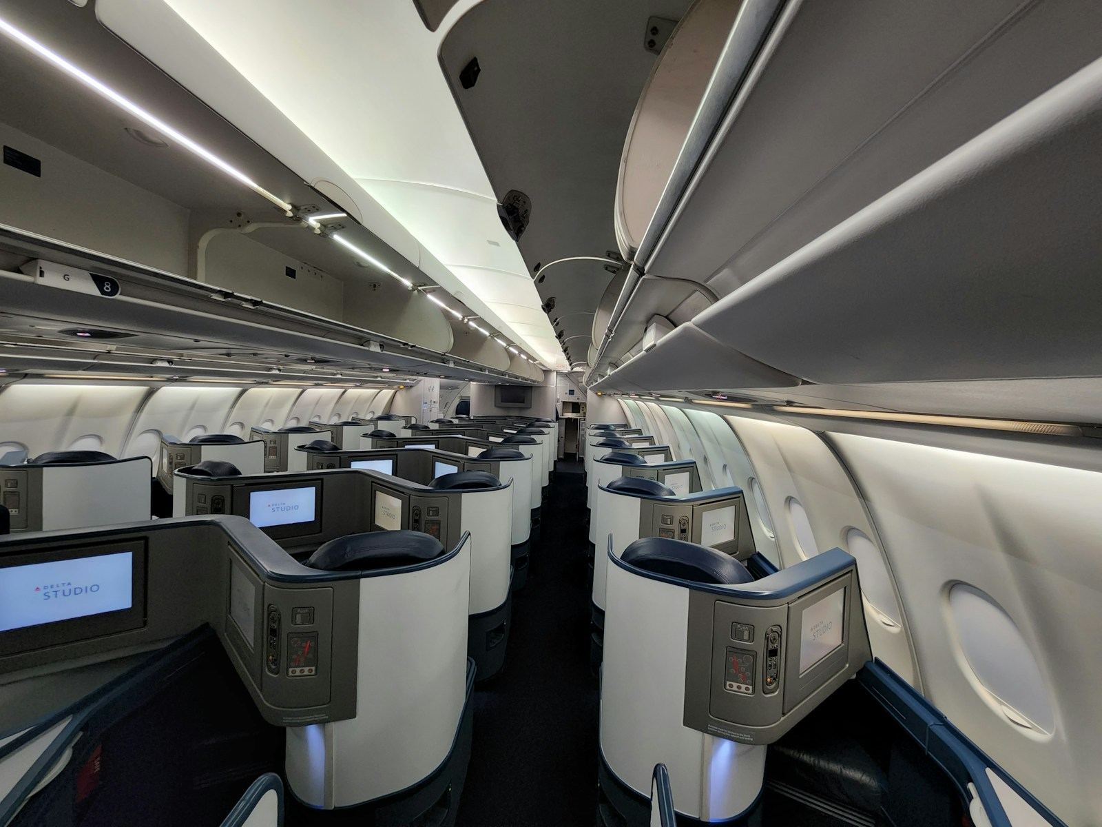 Delta Air Lines Faces Nationwide Fruit Juice Shortage on Domestic Flights