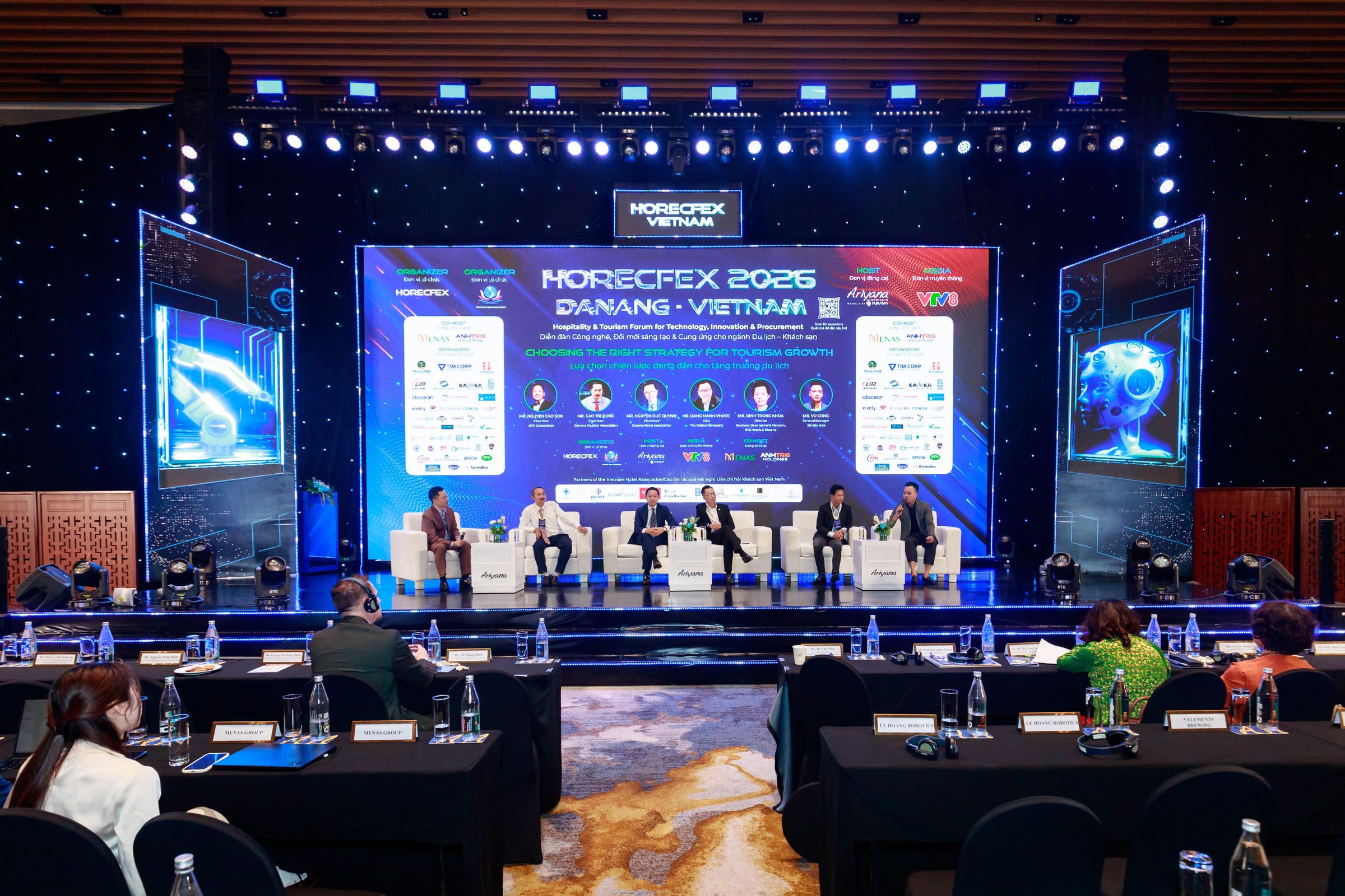 The closing panel, moderated by Nguyen Cao Son of APC Corporation, brought together the Da Nang tourism and hotel associations, IHG, Outbox and Jandec Asia.