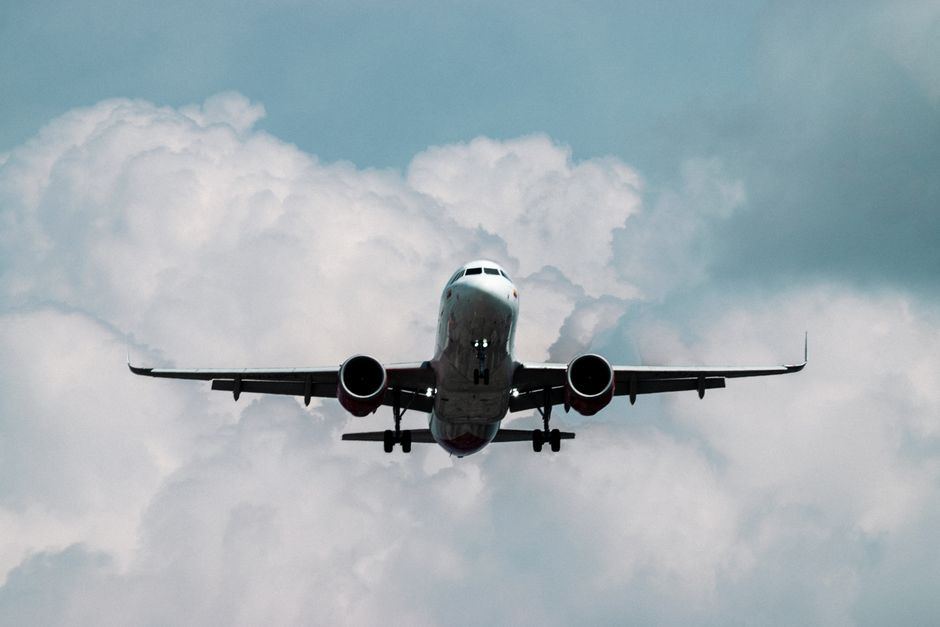 KLM, Lufthansa, United Face Business Class Privacy Door Delays Over Safety Certification