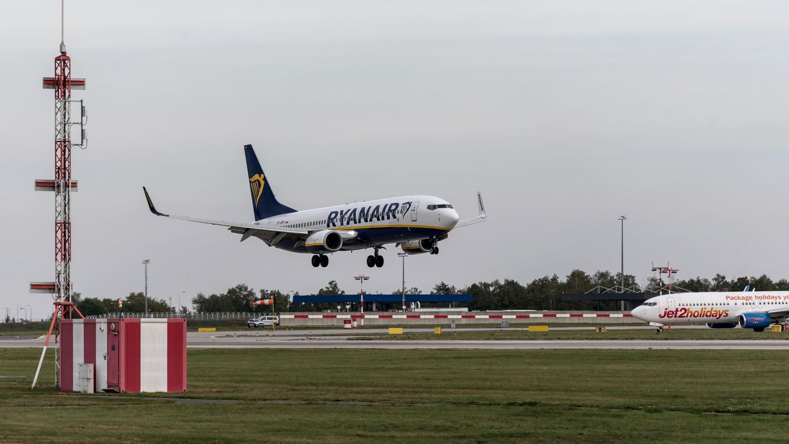 Ryanair Dismisses Captain Over Crew Rest Extension, Sparks Union Safety Concerns