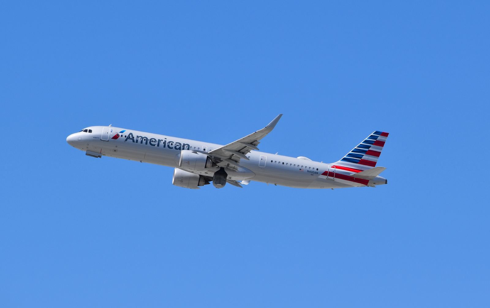 American Airlines LA-Maui Flight: Crew Fatigue After Delay
