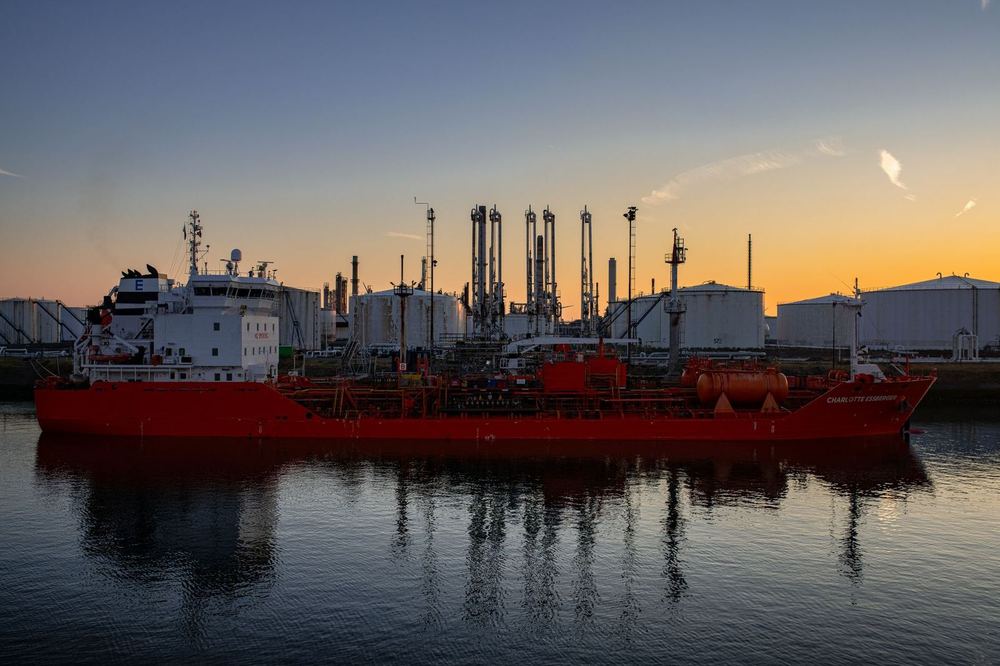 Chinese Crude Imports Rebound, Pressuring Global Oil Prices