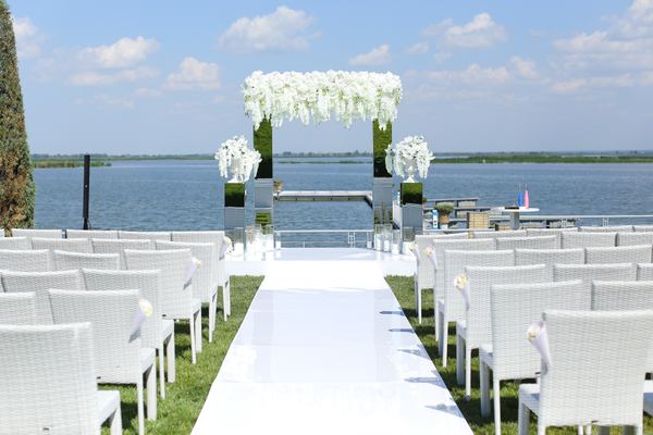 Illustrative photograph — not Guangdong Province's Guangzhou Transport Boost Unlocks Huizhou Coastal Weddings