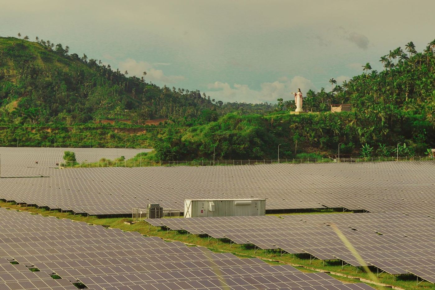 IEEFA: Indonesia Must Integrate 100 GW Solar Goal into National Power Plan