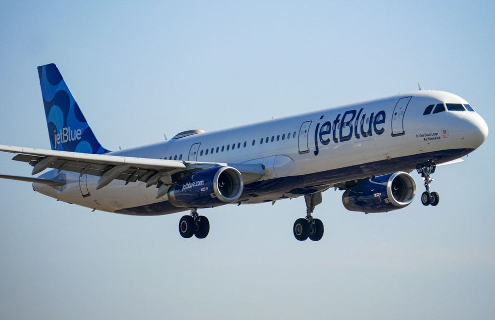 JetBlue Reaffirms 2027 Profitability Goal Amidst Q3 Loss
