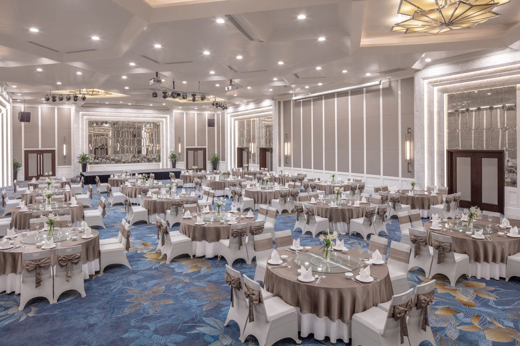 Meliá Hanoi Hosts Weddings for Up to 800 Guests in the Heart of the Capital
