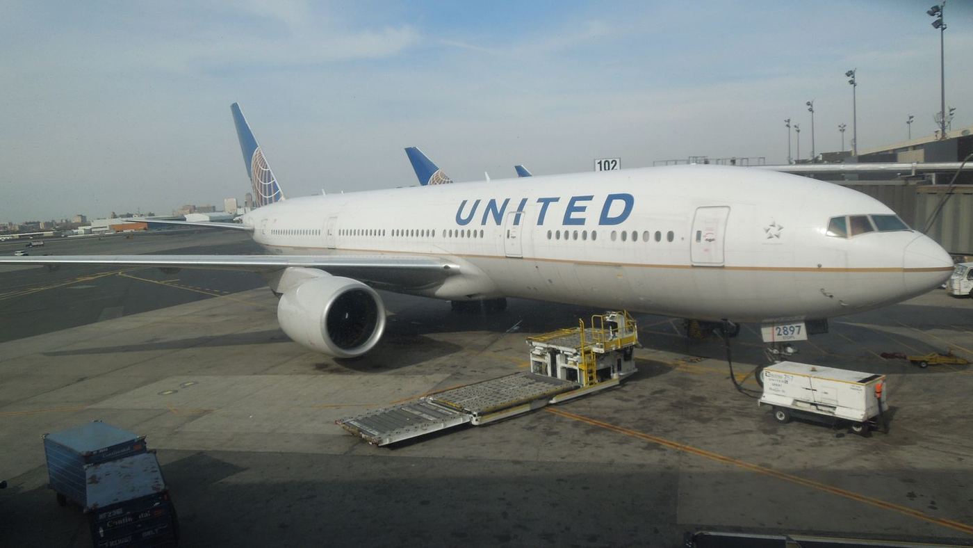 United Upgrades Newark Lounges with New Features, Art