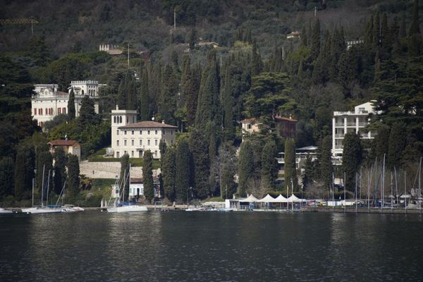 Illustrative photograph accompanying coverage of Villa Bonomi Hosts Four-Day Lake Como Wedding for Aaron and Katerina